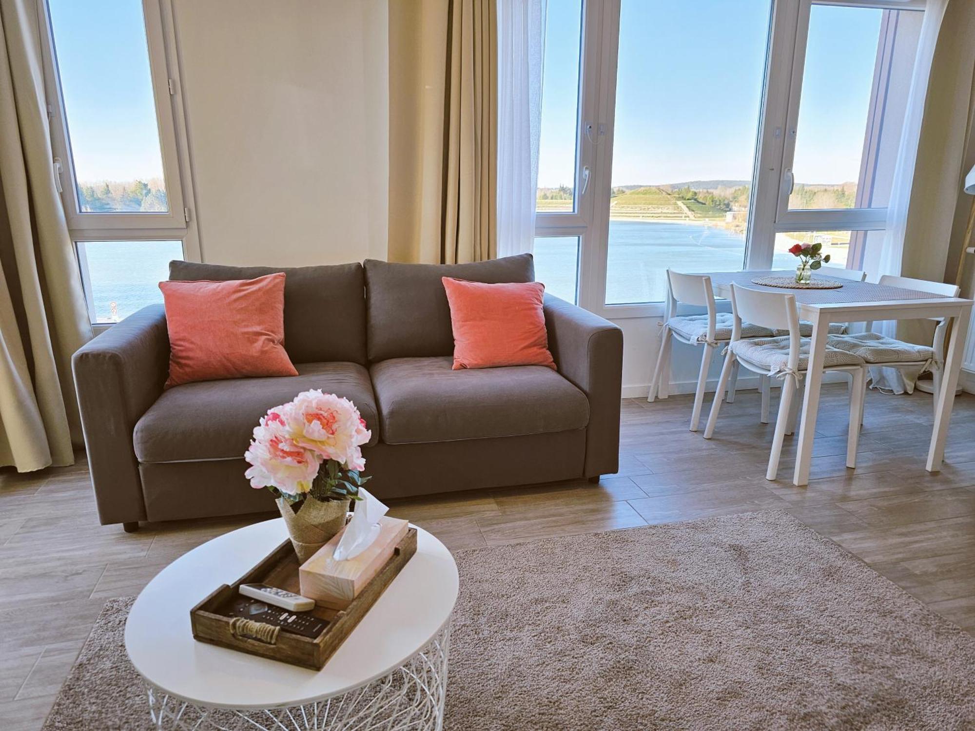 מונטה Lakeside Provence - Appartement Classe 4 Etoiles, Vue Sur Le Lac, Parking Sous-Sol, Double Clim מראה חיצוני תמונה