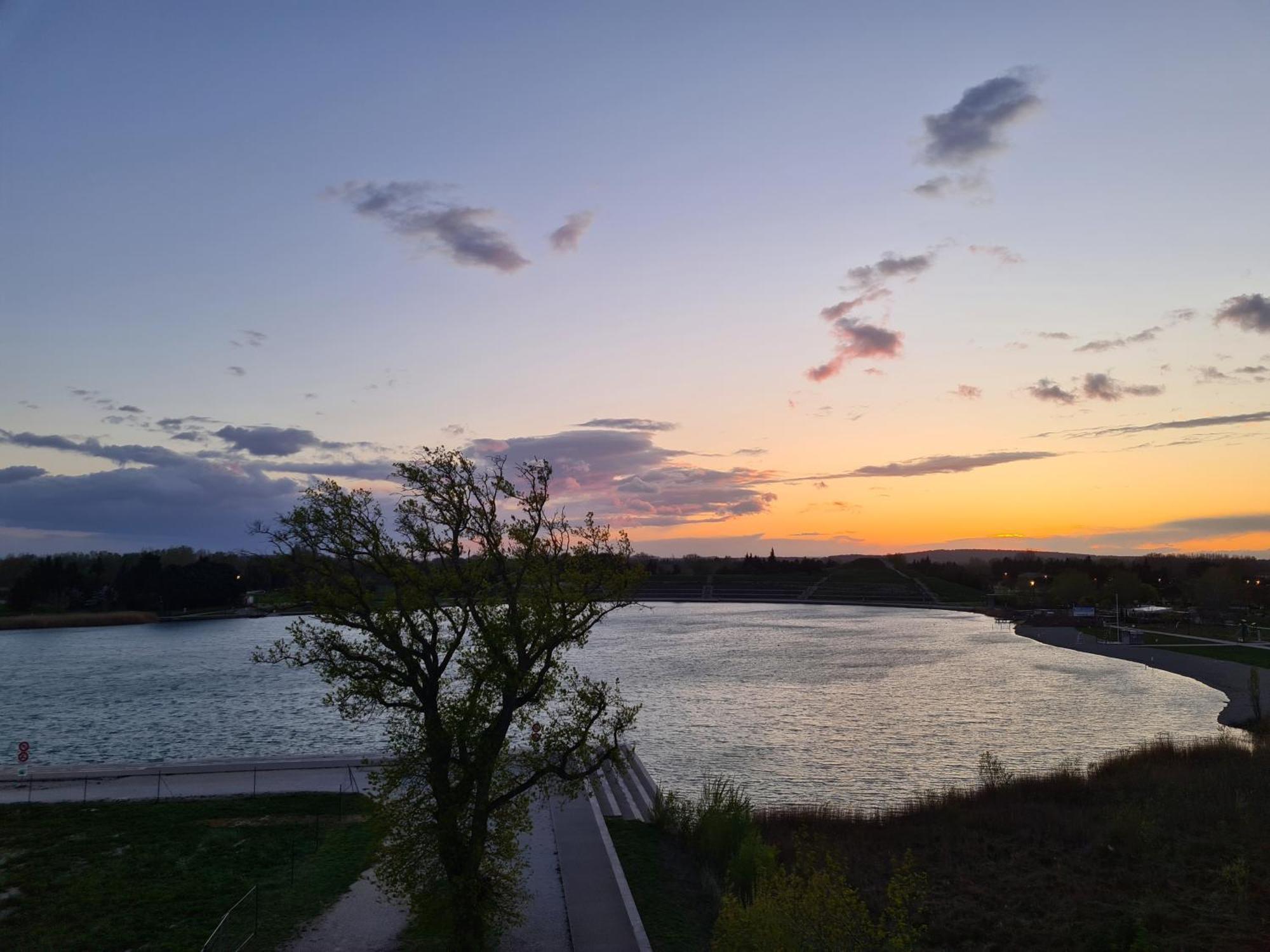 מונטה Lakeside Provence - Appartement Classe 4 Etoiles, Vue Sur Le Lac, Parking Sous-Sol, Double Clim מראה חיצוני תמונה
